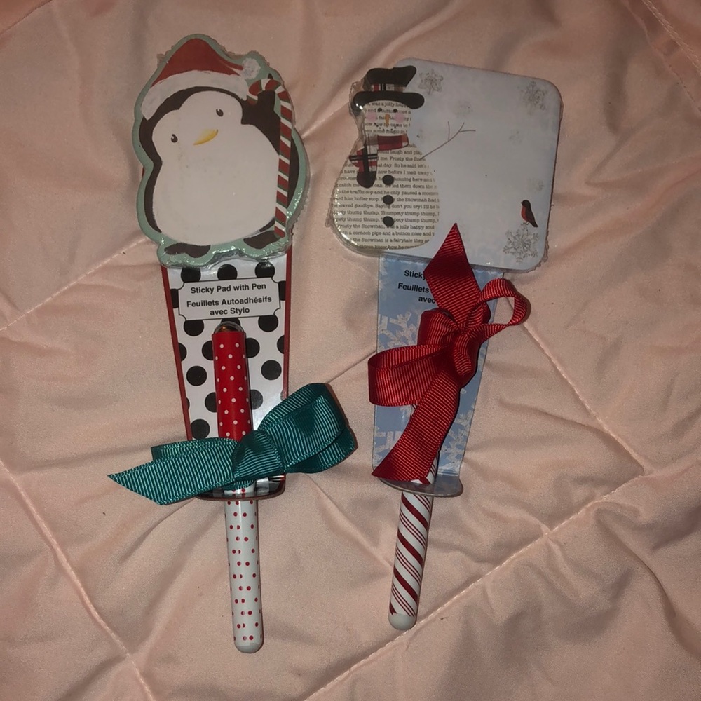2 sets of sticky pads with pens
